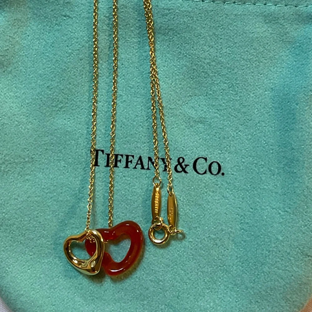 Tiffany Double Open Heart Carved Red Carnelian 18K Yellow Gold Necklace 18" - Picture 5 of 15